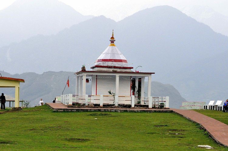 Nanda devi temple, munsiyari by Vipin Vasudeva
