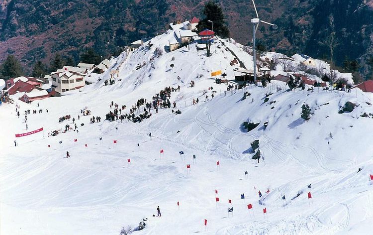 Auli skiing centre by Anuj Kumar Garg