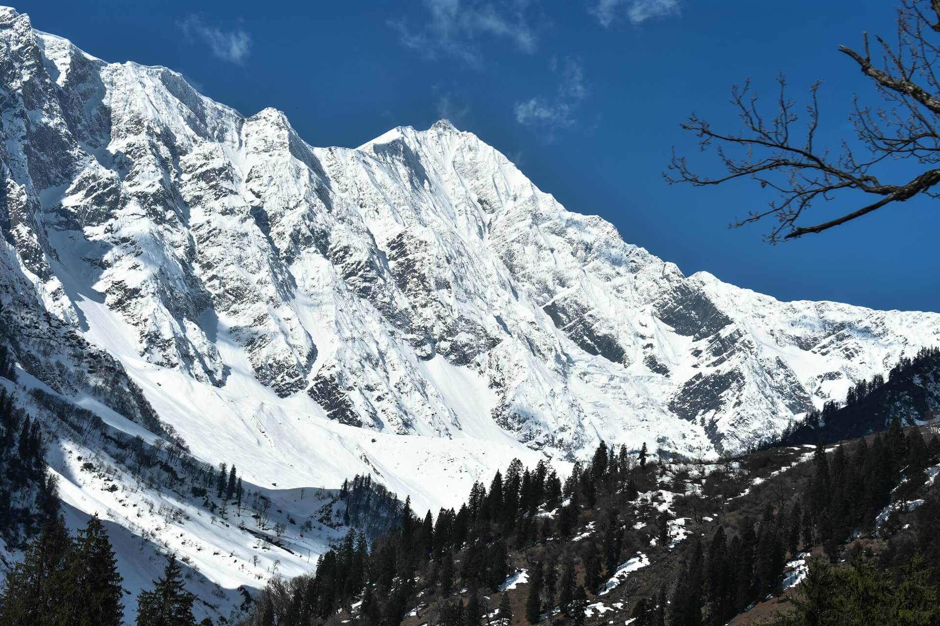 Mountain scenery - Himalayan road